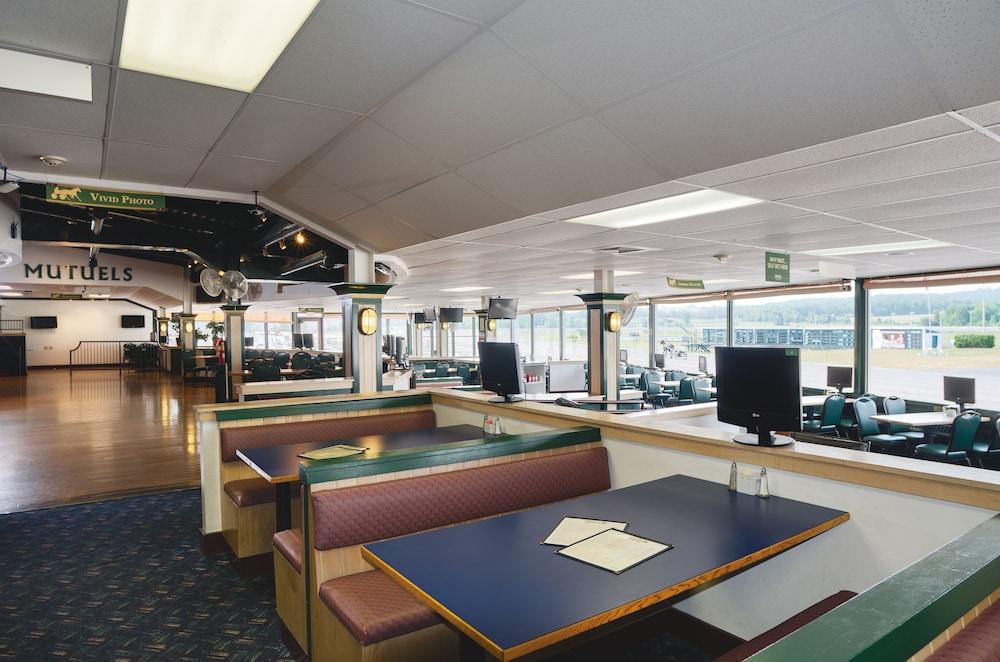 Vernon Downs Casino And Hotel Екстериор снимка