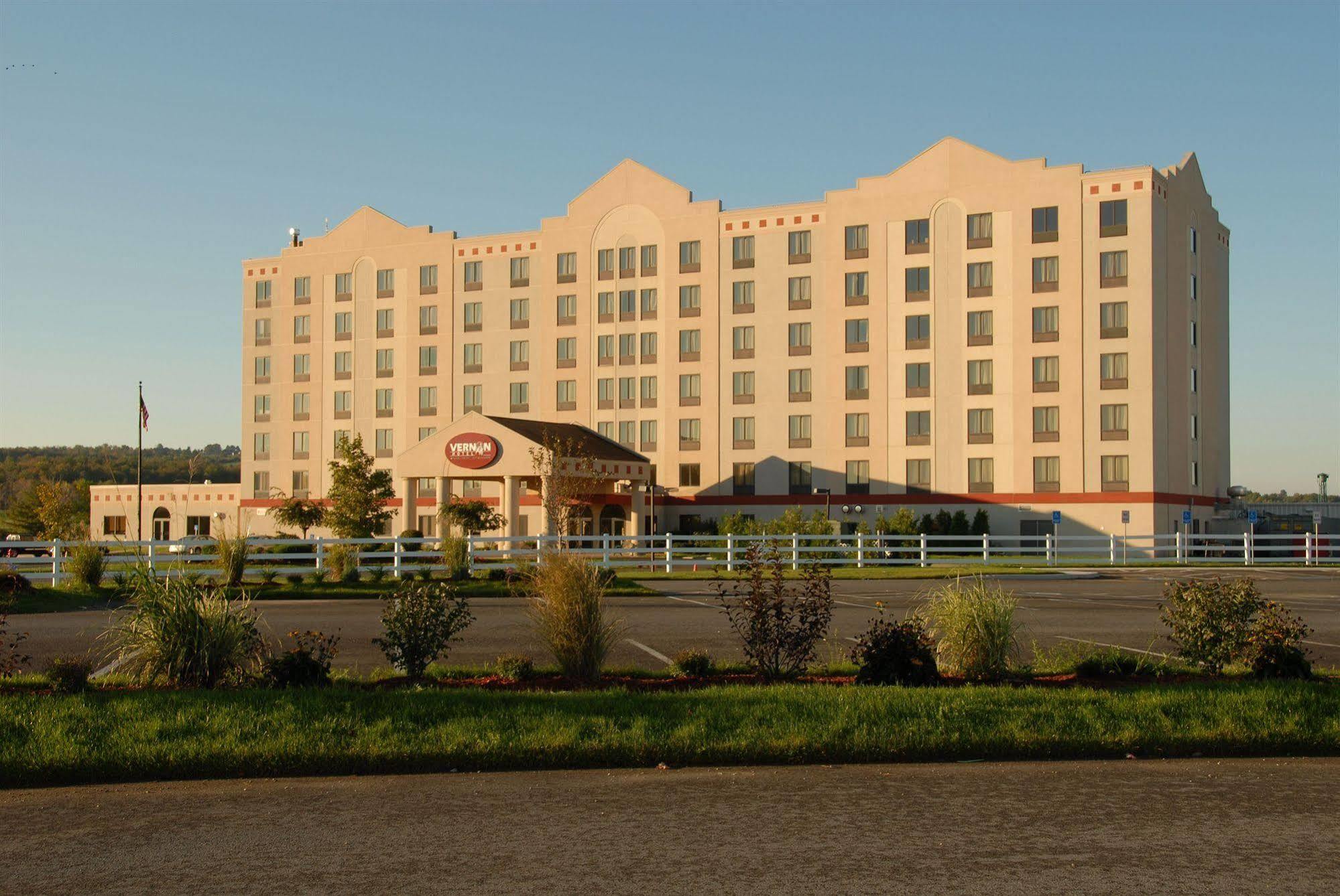 Vernon Downs Casino And Hotel Екстериор снимка